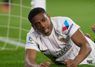 Martial admits it was difficult to stay at Sevilla